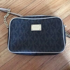 Micheal Kors purse